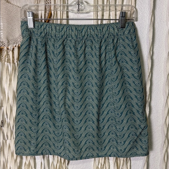 Patagonia Fleetwith Skort in Teal Print size XS - Picture 7 of 16